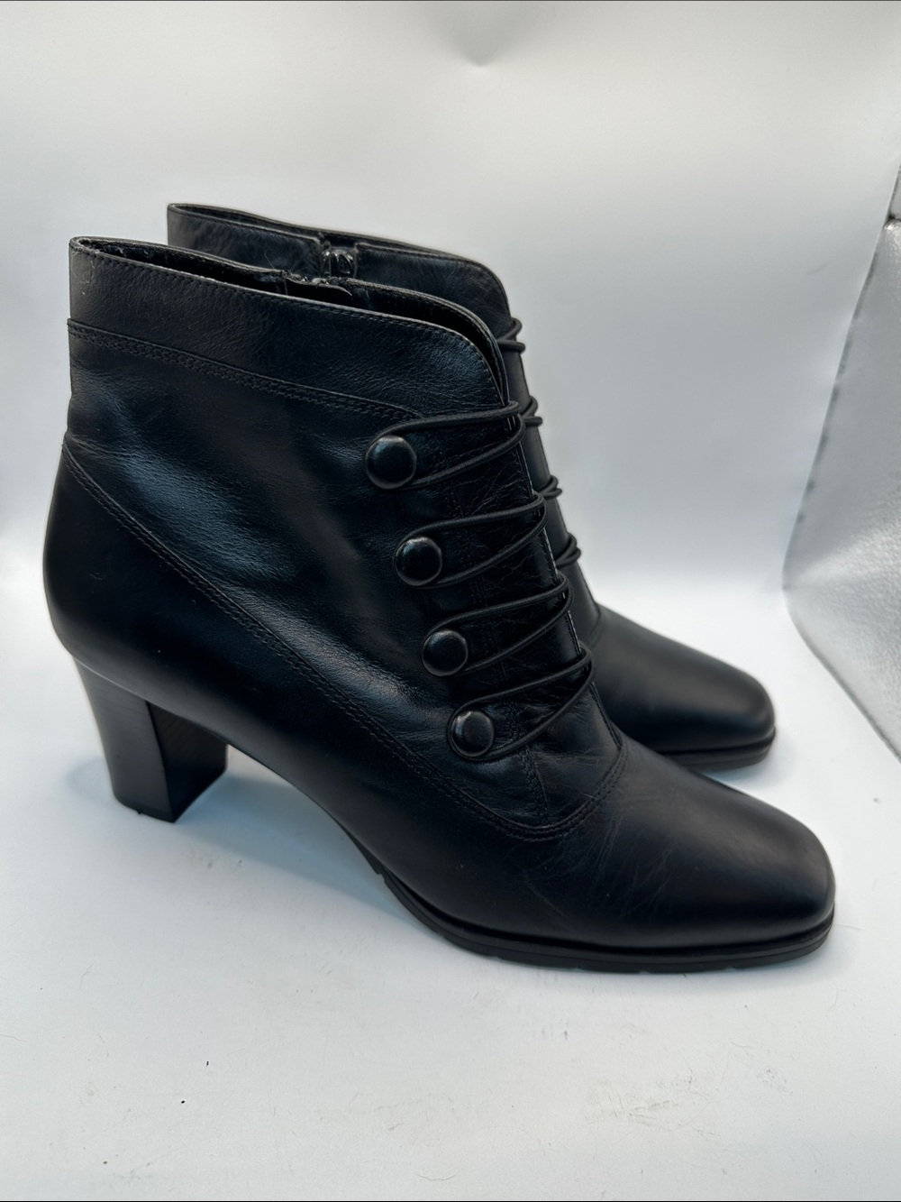 Covington Black Leather Button-Front Ankle Booties size 8.5 3โ heel